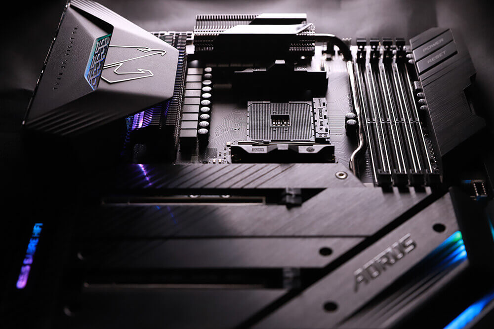 X570 AORUS XTREME looks cool and packs an advanced thermal design with a robust power delivery
